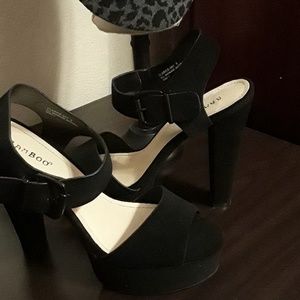 Black Heels size 8